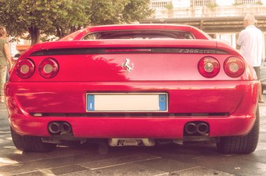 Ancona, İtalya - 23-2018 ayarla: Ferrari 355 Gts eski araba