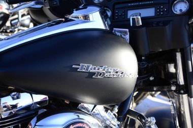 Pesaro Porto, İtalya - Haziran 13-2018: Harley Davidson bisikletçileri Beach Fest Pesaro