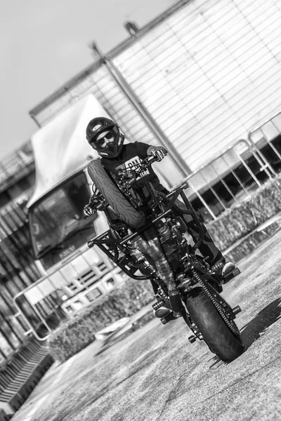 意大利佩萨罗 2018年6月13日 摩托表演 摩托车上的把戏 — 图库照片