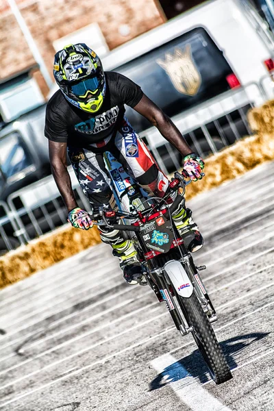 Pesaro Porto Italia Junio 2018 Moto Performance Trucos Una Motocicleta — Foto de Stock