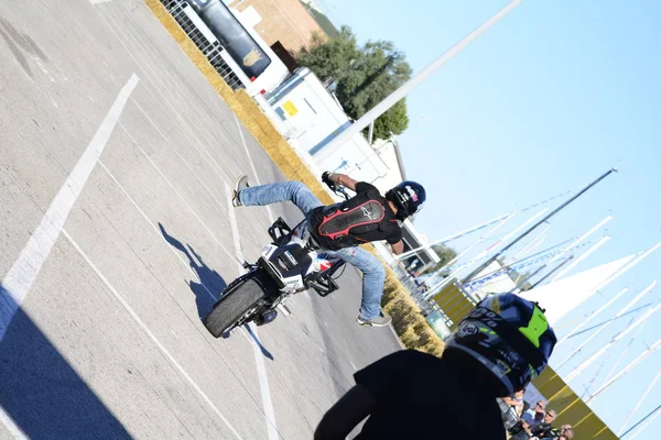 Pesaro Porto Italia Junio 2018 Moto Performance Trucos Una Motocicleta — Foto de Stock