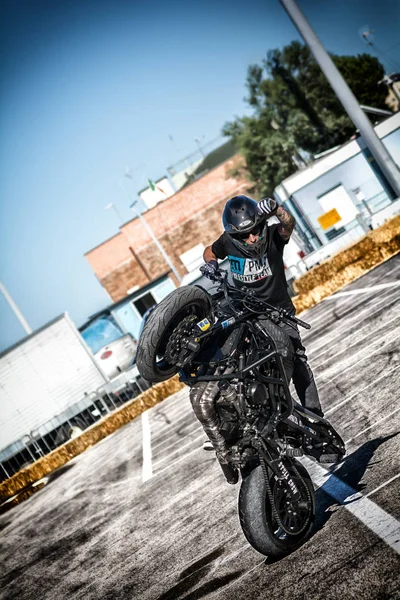 Pesaro Porto Italia Junio 2018 Moto Performance Trucos Una Motocicleta — Foto de Stock