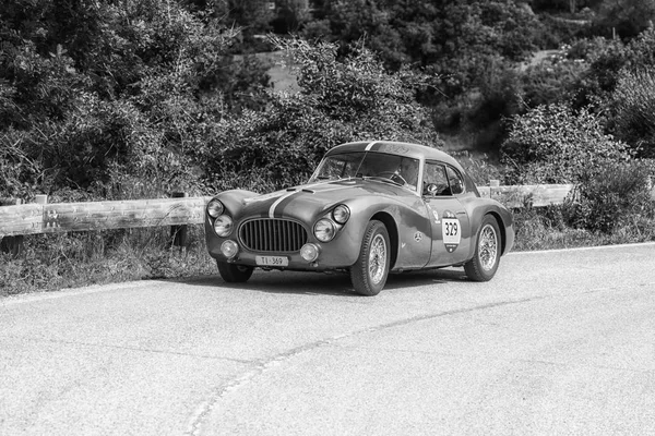 イタリア ペーザロ バルトロが 2018 フィアット ラリー Mille Miglia 2018 有名なイタリアの歴史的レース — ストック写真