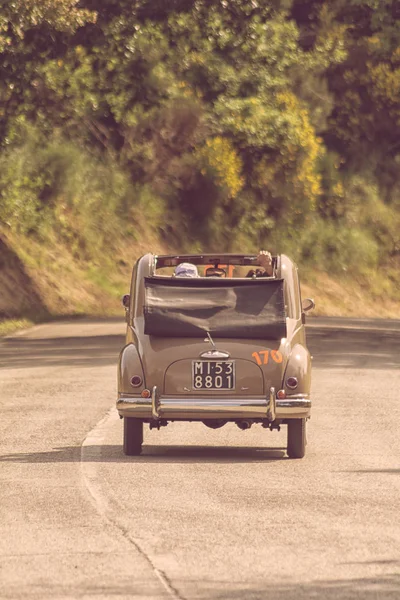 Πέζαρο Colle San Bartolo Ιταλία Μάιος 2018 Fiat 500 1951 — Φωτογραφία Αρχείου