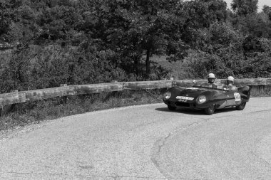 Pesaro Colle San Bartolo, İtalya - Mayıs 17-2018: Lotus 11 Le Mans Mk ı 1956 tarihinde eski bir yarış araba ralli Mille Miglia 2018 ünlü İtalyan tarihi yarış (1927-1957) 