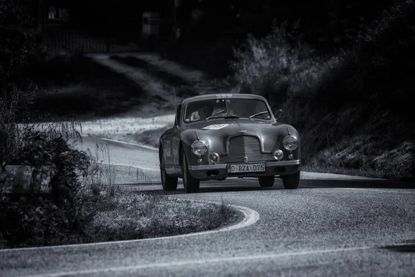 Pesaro 이탈리아 2018 애스턴 Mille Miglia 2018 유명한 이탈리아 역사적인 — 스톡 사진