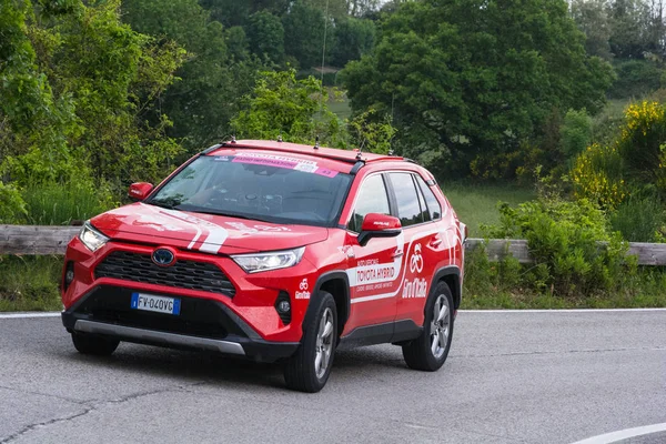 Πέζαρο Ιταλία Μάιος 2019 Toyota Rav Υβριδική Τρεχάση Italia Της — Φωτογραφία Αρχείου