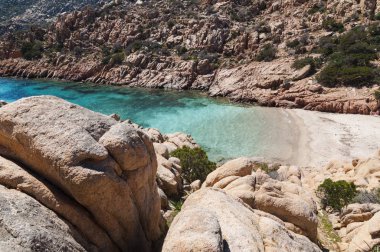 Caprera yaz İtalya adasında güzel Cala Coticcio 2019