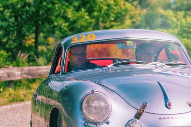 Porsche 356 1500 1954 ralli Mille Miglia eski bir yarış otomobili 2018 ünlü İtalyan tarihi yarış (1927-1957)) 