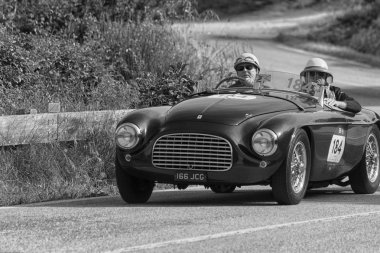Ferrari 166 Mm Spider Touring 1950 ralli Mille Miglia eski bir yarış otomobili üzerinde 2018 ünlü İtalyan tarihi yarış (1927-1957)
