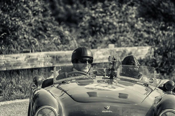 สโกเน 202 Spider 1947 บนรถแข งเก าในการช Mille Miglia 2018 — ภาพถ่ายสต็อก