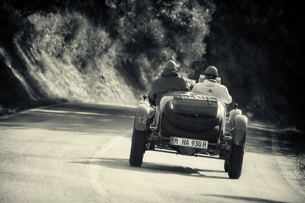 โอเอ 665 Superba 2200 1931 บนรถแข งเก าในการช Mille Miglia — ภาพถ่ายสต็อก