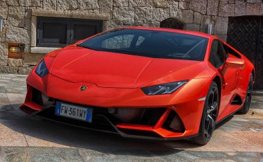 Porto Cervo, İtalya - 13 Ağustos 2019 : Spor otomobil Lamborghini in porto cervo