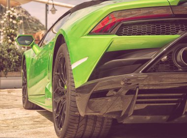 Porto Cervo, İtalya - 13 Ağustos 2019 : Spor otomobil Lamborghini Huracn Cabriolet