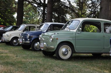 Pesaro , İtalya - 7 Temmuz - 2019 : Vintage Car Fiat 600 In Esposition