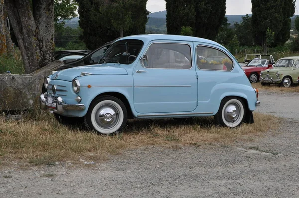 Pesaro Italia Heinäkuu 2019 Vintage Car Fiat 600 Espositioissa — kuvapankkivalokuva