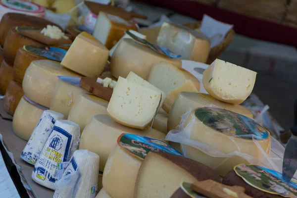 San Pantaleo Itália Agosto 2019 Queijo Pecorino Sardo Mercado San — Fotografia de Stock