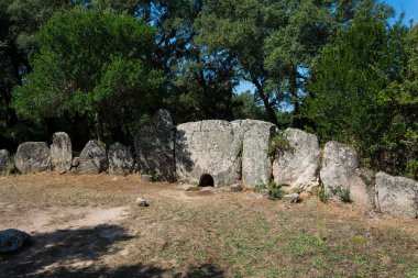 23 Ağustos 2019 - tempio pausania , İtalya: Devlerin Mezarı Pasaredda Tempio - Pausania Sardunya adası, İtalya