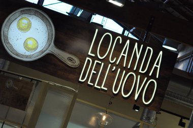 Bologna / İtalya - 24 Eylül 2019: iç tasarım Fico Eataly World. Fico, dünyanın en büyük lerinden biri olan tarım salağını ve gastronomiyi adamıştır.