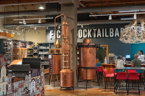 Bologna / İtalya - 24 Eylül 2019: iç tasarım Fico Eataly World. Fico, dünyanın en büyük lerinden biri olan tarım salağını ve gastronomiyi adamıştır.