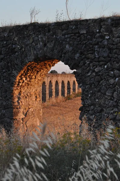 Římské Akvadukty Zříceniny Monte Romano Itálie Při Západu Slunce — Stock fotografie