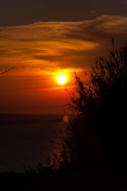 Pesaro San Bartolo Parkı. Ritmini Cattolica Yazı 'nda muhteşem gün batımı.