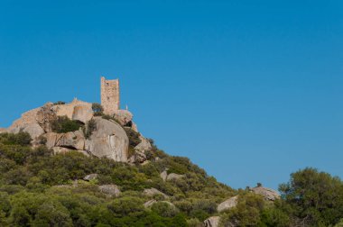 Olbia, manzara Pedres, Sardunya kalesinin antik ortaçağ kulesi - İtalya