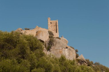 Olbia, manzara Pedres, Sardunya kalesinin antik ortaçağ kulesi - İtalya