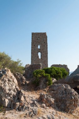 Olbia, manzara Pedres, Sardunya kalesinin antik ortaçağ kulesi - İtalya