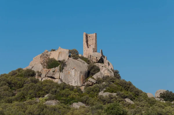 オルビア ペドルス城の古代中世の塔の風景 サルデーニャ イタリア — ストック写真