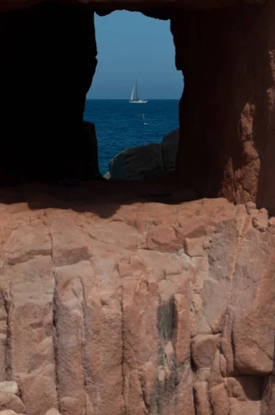 Costa Cerdeña Rocas Rojas Típicas Acantilados Cerca Del Mar Arbatax —  Fotos de Stock