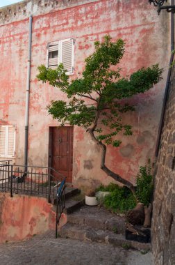 İtalya, Sardunya 'daki Castelsardo kasabasının güzel manzarası