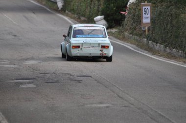 PESARO, İTALYA - 11 OTT 2020 SAN BARTOLO PARK VINTAGE CAR FIAT 128 Giannini