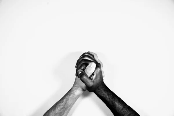 Wielokulturowe Ręce Zjednoczone Wzywające Wolności Równości Afrykańska Czarna Ręka Biała — Zdjęcie stockowe