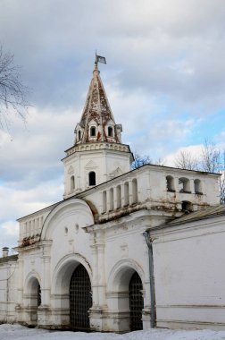 Arka kapı. Izmailovo malikanesi