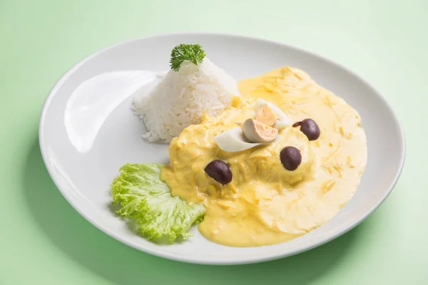 Aji de Gallina, geleneksel Peru yemekleri.