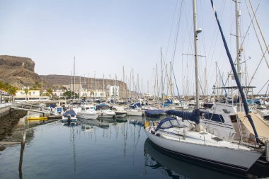 Puerto de Mogan, Gran Canaria 'nın güneyinde güzel bir kasaba, Kanarya Adaları İspanya.
