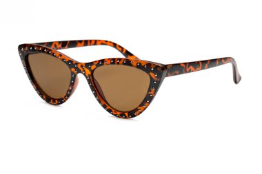 Beyaz arka planda izole edilmiş göz kamaştırıcı kadın gözlükleri.