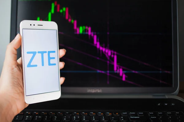 SAINT PETERSBURG, RUSSIA - 27 мая 2019 года: ZTE Securities Analytics, концепция . — стоковое фото