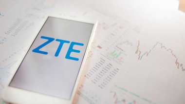 Saint Petersburg, Rusya - 27 Mayıs 2019: Zte securities Analytics, konsept.