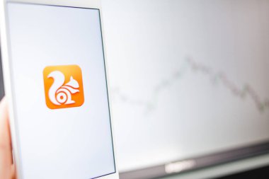 Saint Petersburg, Rusya - 27 Mayıs 2019: Ucweb menkul kıymetler Analytics, konsept.