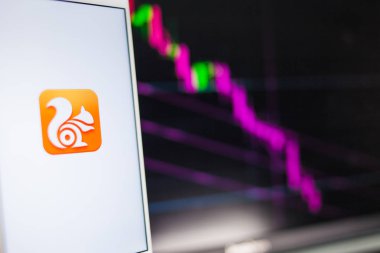 Saint Petersburg, Rusya - 27 Mayıs 2019: Ucweb menkul kıymetler Analytics, konsept.