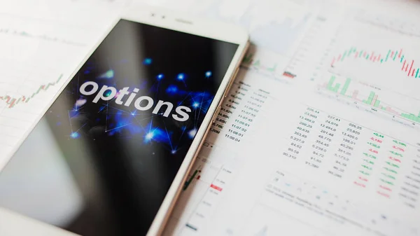 Investimento em opções, conceito. Relatórios e estatísticas, análise do mercado de opções binárias . — Fotografia de Stock
