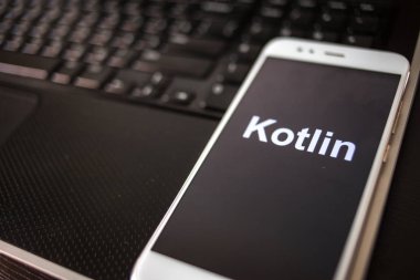 Mobil gelişim, konsept için Kotlin programlama dili. Smartphone