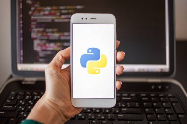 Sankt Petersburg, Rusya-Mayıs 16, 2019: mobil uygulama geliştirme, Python programlama dili