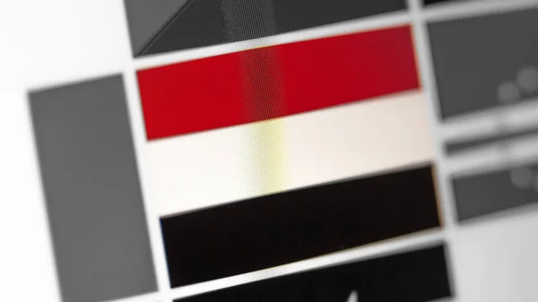 Εθνική σημαία της Υεμένης. Σημαία Υεμένης στην οθόνη, ένα ψηφιακό πρόσημο. — Φωτογραφία Αρχείου