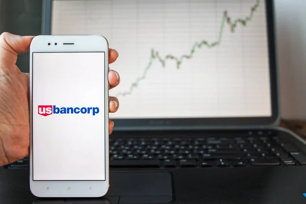 САЙНТ-ПЕТЕРБУРГ, РОССИЯ - 25 июня 2019 года: логотип U.S. Bancorp на экране смартфона . — стоковое фото