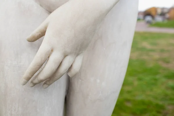 Sculpture of a woman covers her genitals with her hand. — Stock Image Sculpture of a woman covers her genitals with her hand. Stock Picture