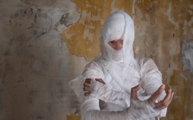 Cadılar Bayramı görüntü, bandaj mumya, ölü efsanevi karakter dirildi.