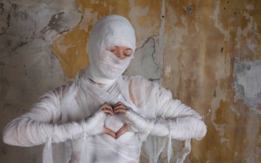 Cadılar Bayramı görüntü, bandaj mumya, ölü efsanevi karakter dirildi.